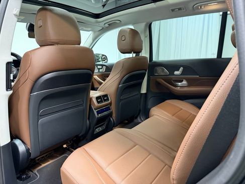 Used 2026 Mercedes-Benz GLS 450 4MATIC image 27
