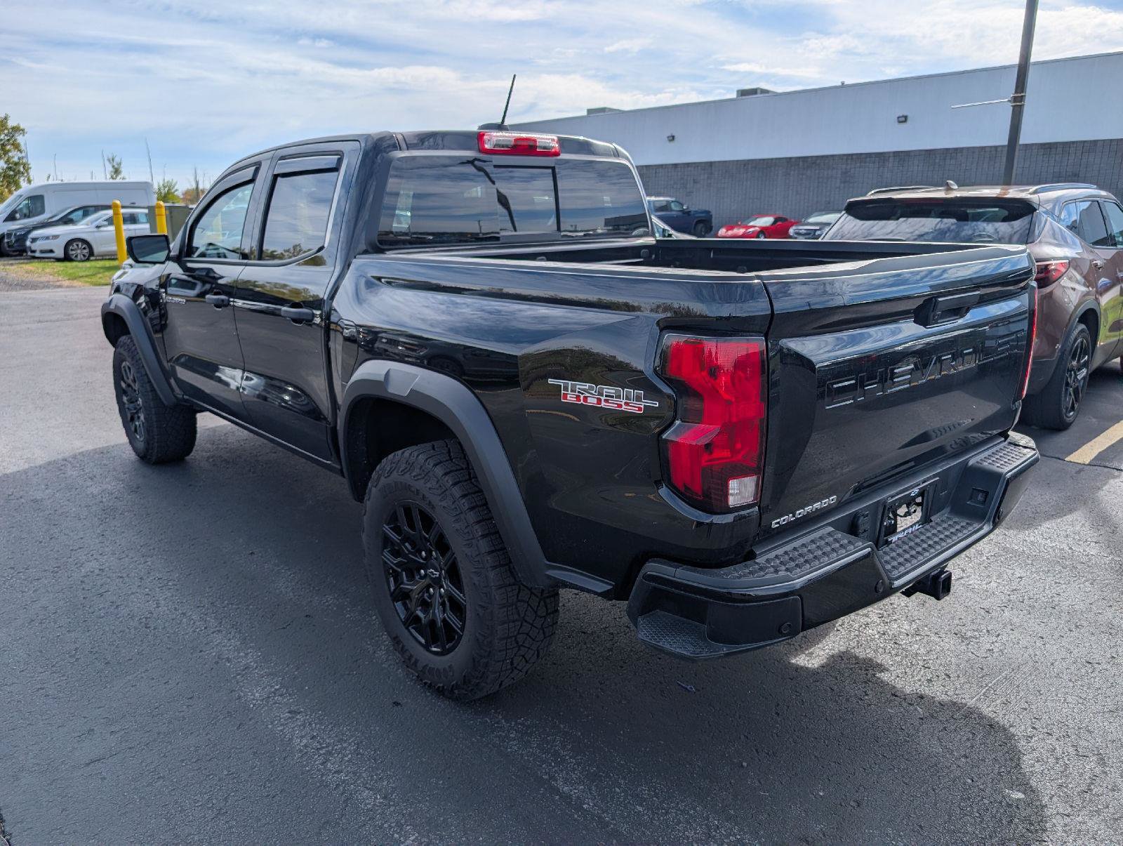 Used 2025 Chevrolet Colorado Trail Boss AWD/4WD image 6