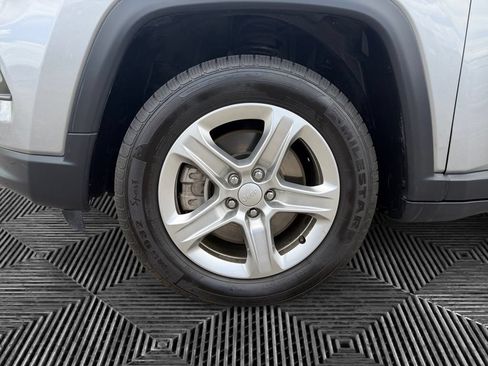 Used 2024 Jeep Compass Latitude AWD/4WD image 15