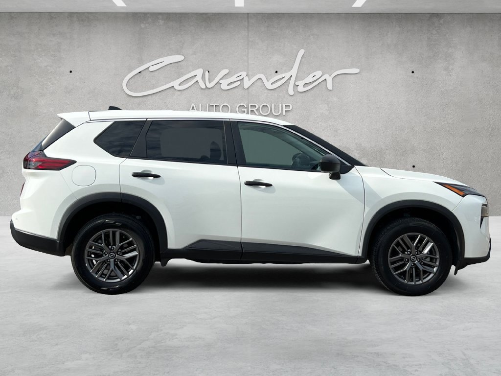 Used 2024 Nissan Rogue S FWD image 17