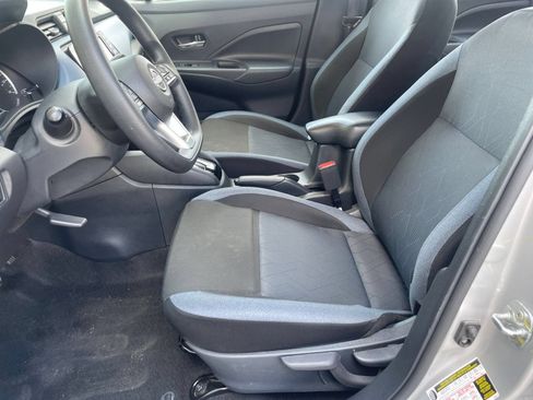 Used 2025 Nissan Versa SV FWD image 24