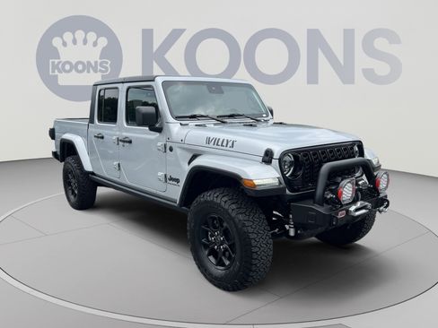 Used 2024 Jeep Gladiator Sport AWD/4WD image 10