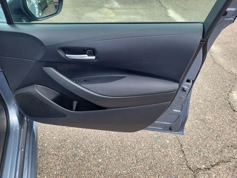 Used 2020 Toyota Corolla LE FWD image 34