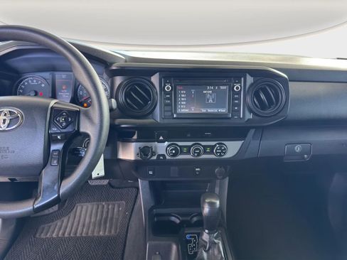 Used 2018 Toyota Tacoma SR image 15