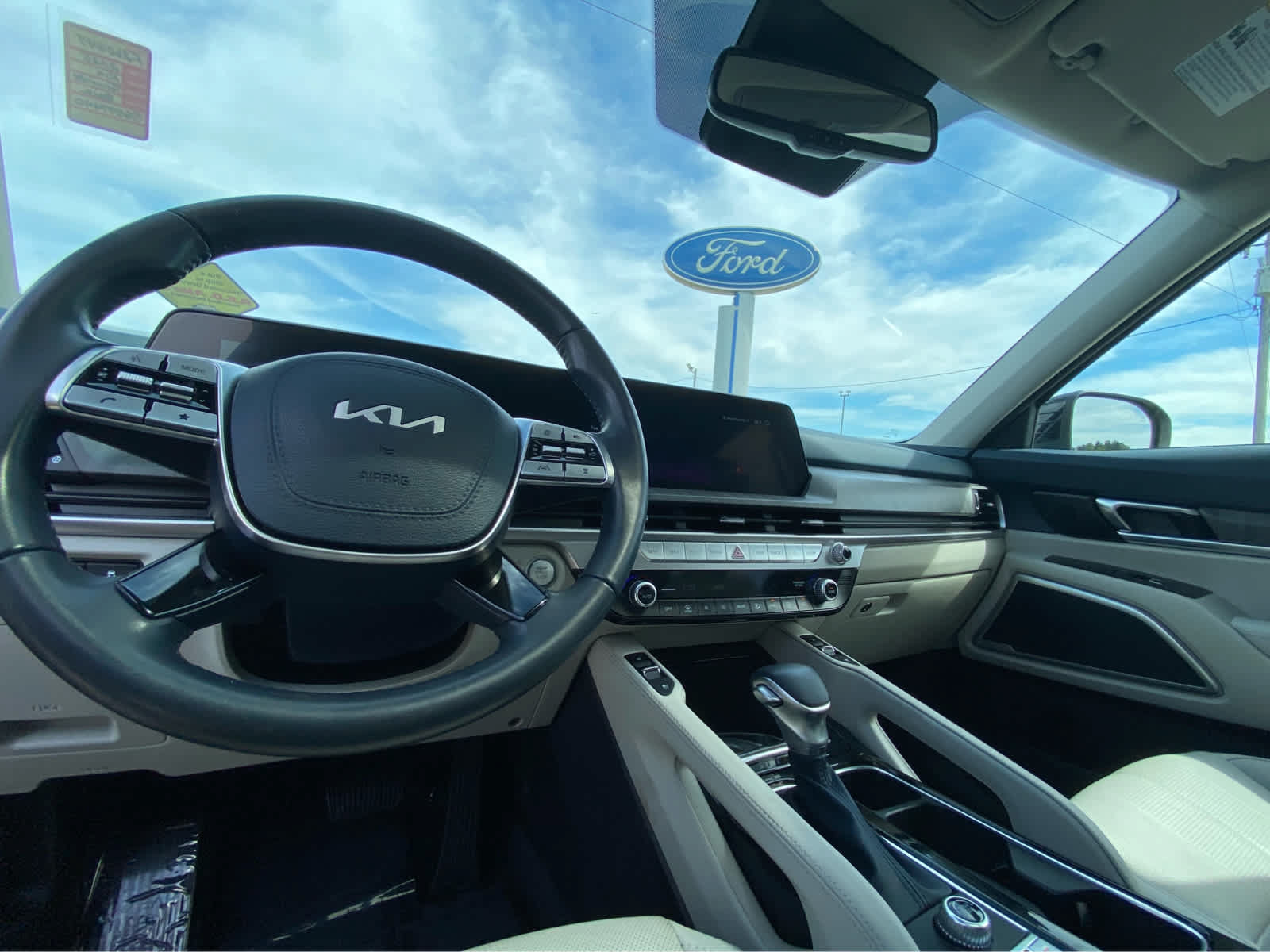Used 2025 Kia Telluride EX w/ EX Captain's Chair Package FWD image 28