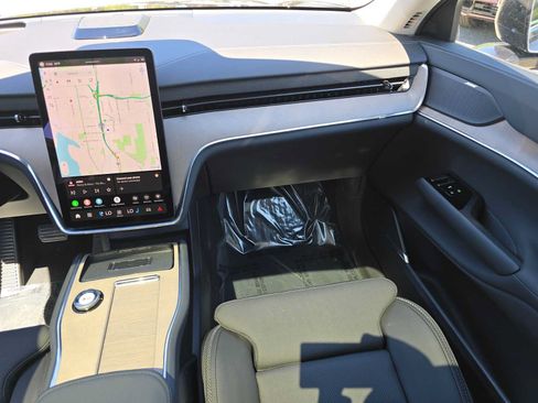 Used 2025 Volvo EX90 Plus w/ Protection Package Premier AWD/4WD image 19