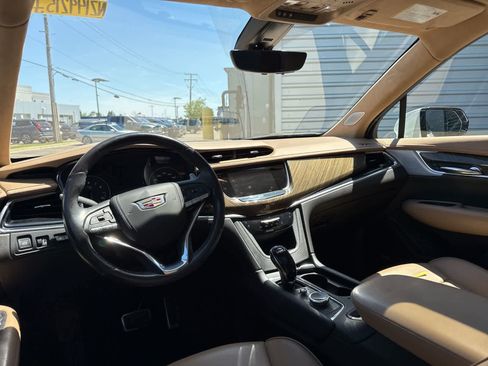 Used 2022 Cadillac XT6 Sport w/ Platinum Package AWD/4WD image 11