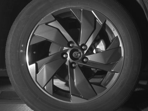 Used 2025 Nissan Rogue SV FWD image 13