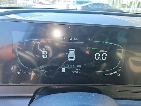 Used 2023 Kia Sportage EX image 12