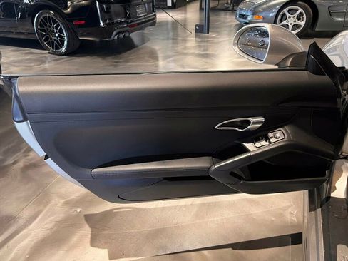 Used 2013 Porsche Boxster S image 9