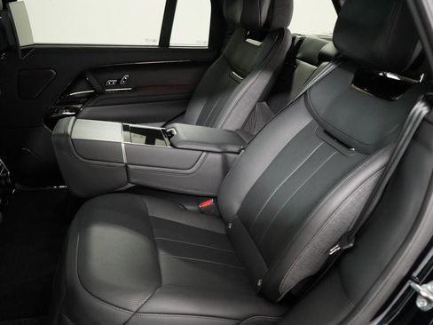 Used 2024 Land Rover Range Rover SV AWD/4WD image 18