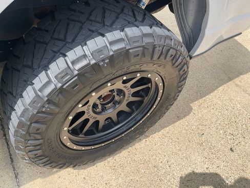 Used 2021 Ford F150 Lariat w/ Equipment Group 502A High AWD/4WD image 19