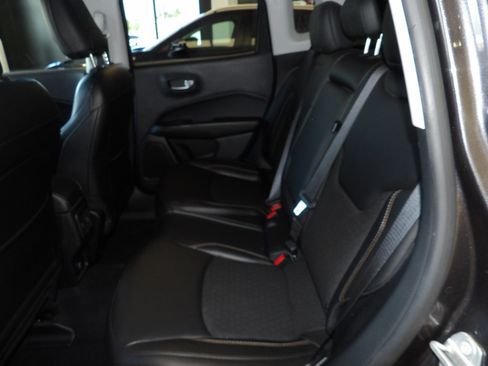 Used 2021 Jeep Compass Latitude AWD/4WD image 22