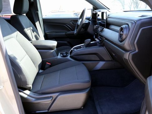 Used 2024 Chevrolet Colorado Trail Boss w/ Technology Package image 13