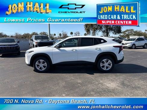 Used 2026 Chevrolet Trax LS image 5