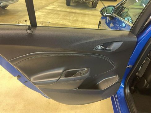 Used 2018 Chevrolet Cruze Premier image 18