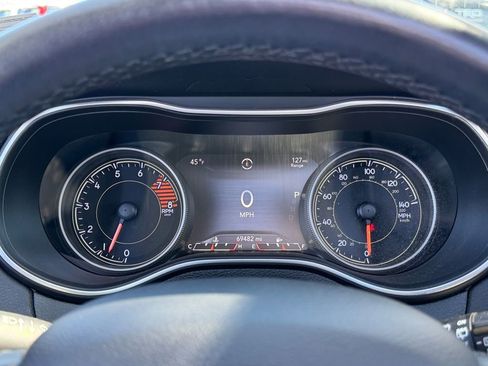 Used 2019 Jeep Cherokee Limited image 14