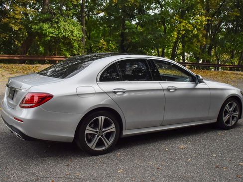 Used 2019 Mercedes-Benz E 300 4MATIC w/ Convenience Package image 8