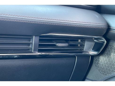 Used 2020 MAZDA MAZDA3 Hatchback w/ Preferred Package image 29