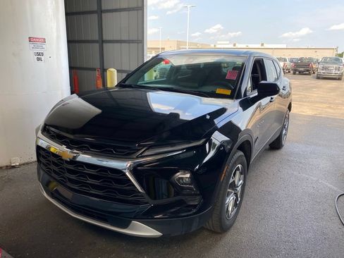 Used 2024 Chevrolet Blazer LT w/ Driver Confidence Package FWD image 2
