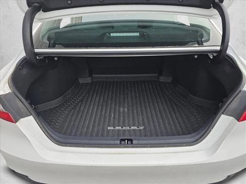 Used 2022 Toyota Camry LE image 12