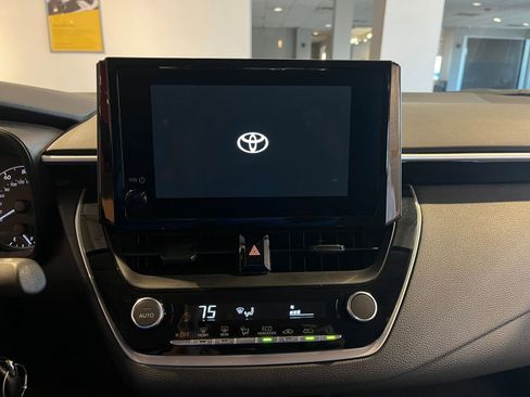 Used 2025 Toyota Corolla LE image 18
