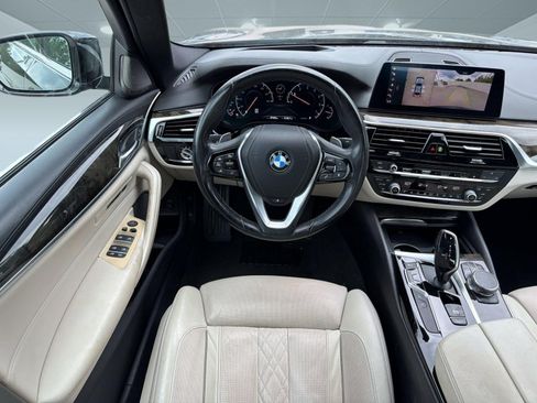 Used 2019 BMW 530i xDrive w/ Premium Package AWD/4WD image 29