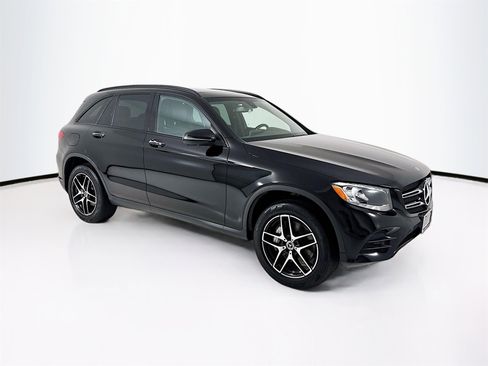 Used 2018 Mercedes-Benz GLC 300 4MATIC image 1