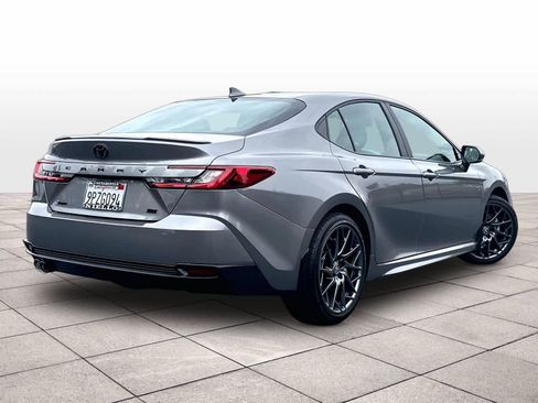 Used 2025 Toyota Camry SE w/ Convenience Package FWD image 16