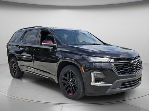 Used 2022 Chevrolet Traverse Premier w/ Redline Edition FWD image 9