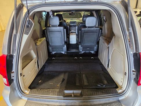 Used 2019 Dodge Grand Caravan SXT FWD image 8