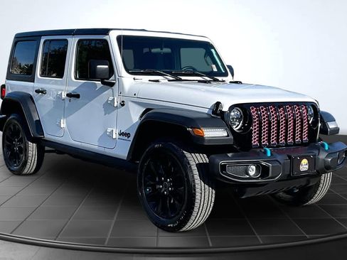 Used 2023 Jeep Wrangler Unlimited w/ Cold Weather Group AWD/4WD image 22