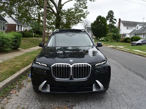 Used 2025 BMW X7 xDrive40i AWD/4WD image 2