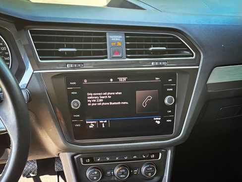 Used 2021 Volkswagen Tiguan SE FWD image 12