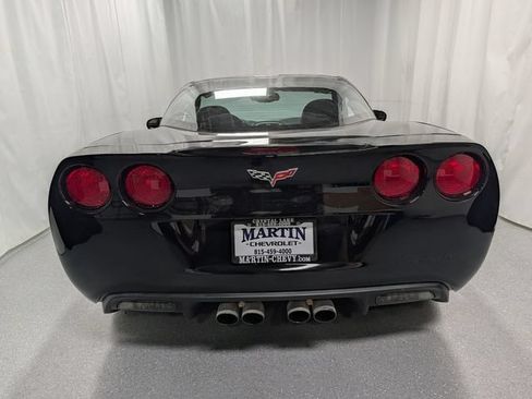 Used 2007 Chevrolet Corvette Coupe w/ Performance Package RWD image 4