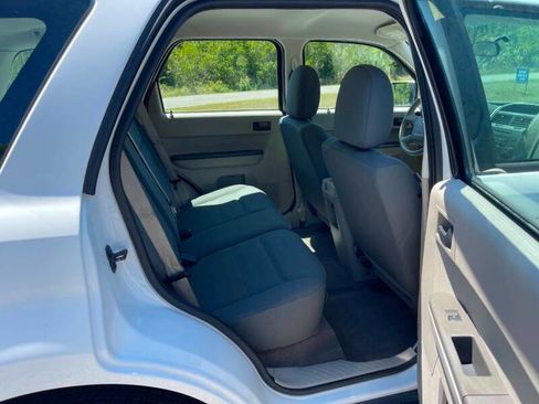 Used 2009 Ford Escape XLS FWD image 16
