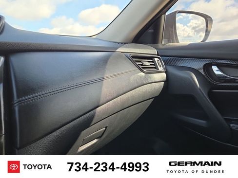 Used 2019 Nissan Rogue SL image 34