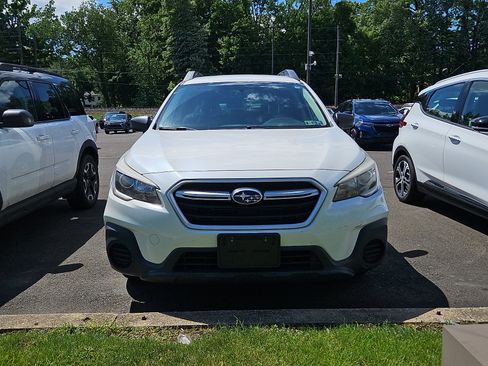 Used 2018 Subaru Outback 2.5i AWD/4WD image 2
