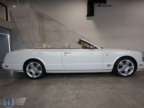 Used 2010 Bentley Azure T RWD image 2