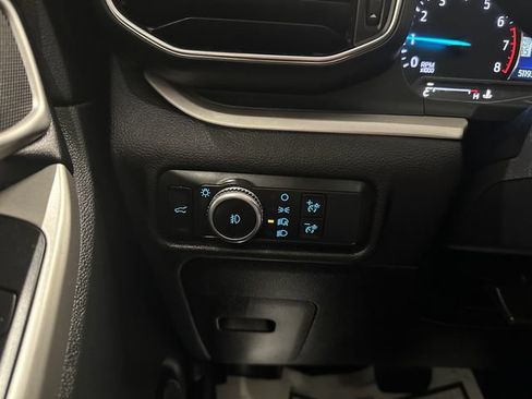 Used 2021 Ford Explorer XLT w/ Equipment Group 202A AWD/4WD image 19