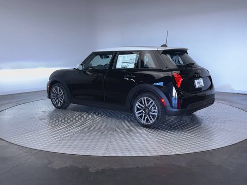 Used 2027 MINI Cooper S FWD image 6