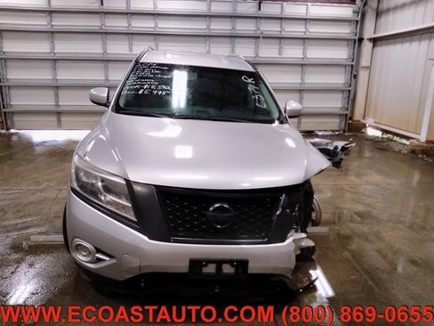 Used 2014 Nissan Pathfinder SV image 7