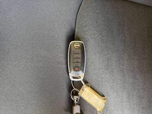 Used 2025 Nissan Pathfinder SV FWD image 21