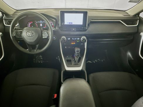 Used 2025 Toyota RAV4 XLE image 27