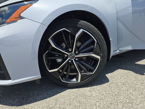 Used 2024 Nissan Altima 2.5 SR AWD/4WD image 29