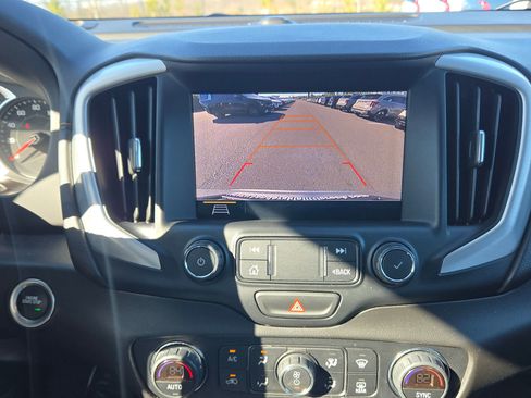 Used 2020 GMC Terrain SLE w/ Driver Convenience Package image 28