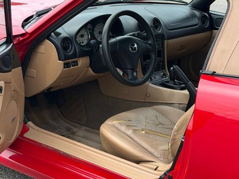 Used 2001 MAZDA MX-5 Miata RWD image 5
