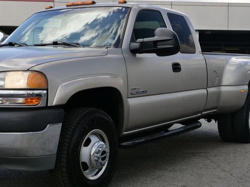 Used 2001 GMC Sierra 3500 4x4 Extended Cab image 24