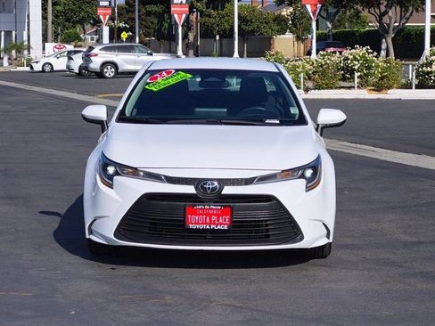 Used 2024 Toyota Corolla LE FWD image 2