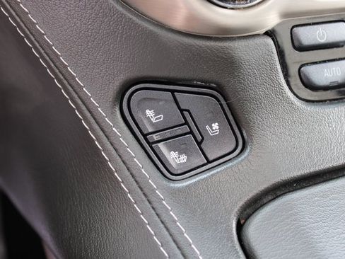 Used 2019 GMC Yukon Denali w/ Denali Ultimate Package image 14